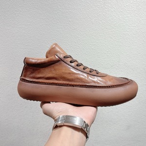 Chaussures de sport d'été en cuir véritable de <span class=keywords><strong>haute</strong></span> qualité Bottes à enfiler faites à la main décontractées plates personnalisées pour hommes - Product Image 2