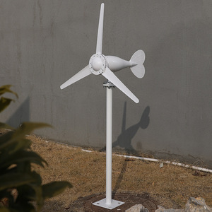 Sistema de suministro de energía eólica de eje horizontal para fines especiales: complemento paisajístico para la monitorización de farolas solares - Product Image 1