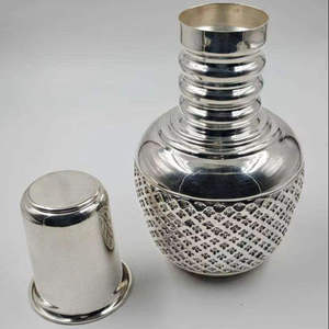 Kalash en argent artisanal classique et écologique, gravé d'un motif floral, récipient traditionnel pour Pooja, portable, grande capacité, pour la maison - Product Image 1