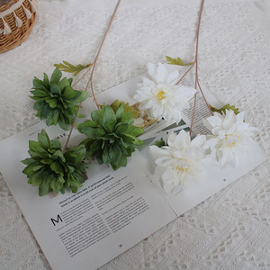 Composition florale artificielle à trois têtes, style peinture à l'huile, Dahlia classique, pour décoration douce de salle de mariage et décoration intérieure, fleurs en soie - Product Image 4