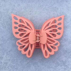 مشابك شعر صيفية مجوفة على شكل فراشة بالجملة، مشابك مزدوجة الطبقات على شكل سمكة قرش، مشابك شعر بلاستيكية كبيرة الحجم للنساء، دبابيس شعر حلوة بالجملة - Product Image 6
