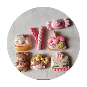 100 pièces nouveau Mini <span class=keywords><strong>Kawaii</strong></span> dessin animé ours bonbons <span class=keywords><strong>anniversaire</strong></span> gâteau résine dos plat Cabochons Scrapbook bricolage fête épingle à cheveux accessoires déco - Product Image 2