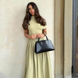 Abito lungo da donna elegante con spalle scoperte, in maglia slim a maniche corte, con ampia gonna a ruota, per primavera estate, di tendenza, sexy e popolare - Product Image 5