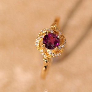 Anillo de Cobre con Diseño de Nebulosa de Rosas, Estilo Corte Medieval Francés, Joyería de Diseño Exclusivo, Simple, Elegante y de Lujo Discreto - Product Image 5