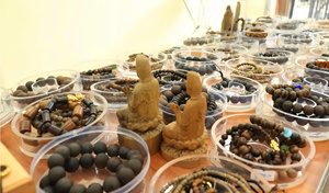 Pulsera de cuentas de agarwood negras para hombres y mujeres, pulsera de alta calidad de 13mm, finamente pulida - Product Image 6