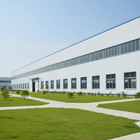 Entrepôt préfabriqué en structure métallique avec poutres en H et ossature portique durables