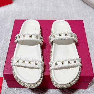 Sandalias de Lujo de Diseño 2026, de Cuero, a la Moda, Antideslizantes, para Mujer, Venta al por Mayor de Fábrica a Bajo Precio - Product Image 1