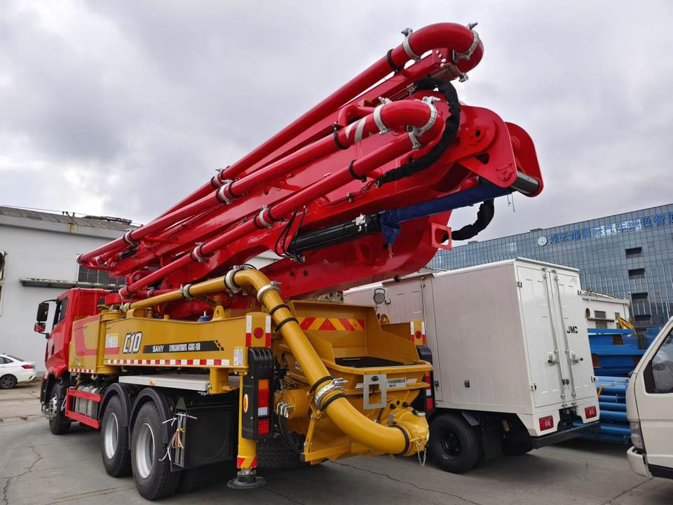 ZOOMLION Diesel Engine Concrete Pump Truck RZ Boom 3 Axles 38m Pumping ...