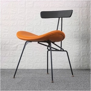Sedia da pranzo moderna della metà del secolo con struttura <span class=keywords><strong>in</strong></span> pelle sintetica e ferro nero <span class=keywords><strong>in</strong></span> metallo stile <span class=keywords><strong>Vintage</strong></span> <span class=keywords><strong>in</strong></span> pelle - Product Image 1
