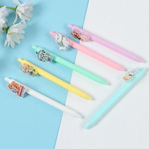 Adornos de Plástico para Lápices con Diseño de Dibujos Animados, Estilo Romántico, Color de Moda, Acrílico Suave, Clip de Goma - Product Image 3