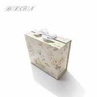 Boîte cadeau pliable portable imperméable personnalisée avec laminage mat, gaufrage, doublure en éponge, emballage en carton rigide de luxe