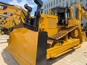 รถดันดิน CAT D8R มือสองพร้อมใช้งานในสนาม พร้อมอุปกรณ์ริปเปอร์ด้านหลัง สำหรับงานปรับระดับพื้นที่ในเหมือง - Product Image 6