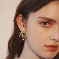 Anting Bunga Berlapis Berlian Kuningan Fashion Perhiasan Kustom OEM, Anting Elegan Bergaya untuk Pernikahan, Pemasok Perhiasan Grosir