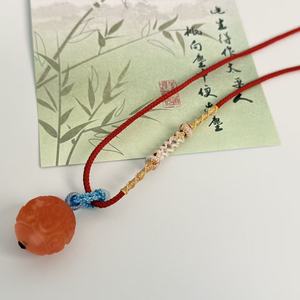 Chaîne de pull en agate rouge tissée à la main, artisanat de Suzhou, cadeau du Nouvel An lunaire 2026 pour <span class=keywords><strong>femme</strong></span>, origine Chine - Product Image 3