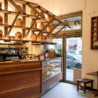 Vitrine à gâteaux LED en verre sur mesure, design intérieur personnalisé