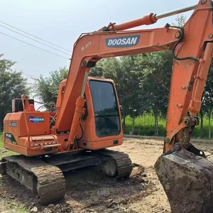 Excavatrice d'occasion coréenne Doosan DH80 avec moteur Yanmar et tuyau de brise-roche, homologuée CE - Product Image 1