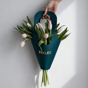 Emballage en papier pour bouquet de fleurs personnalisé avec poignée, manchon en carton imprimé personnalisé pour les bouquets de roses, emballage à emporter pour les fleuristes - Product Image 4
