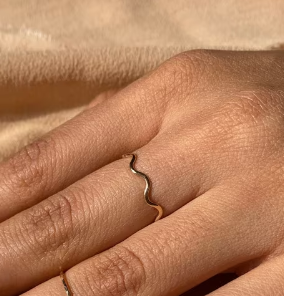 Anello di impilamento a increspatura fatto a mano 14k anello scarafaggio <span class=keywords><strong>in</strong></span> oro o <span class=keywords><strong>argento</strong></span> Sterling regalo speciale chic per il suo regalo di compleanno - Product Image 6