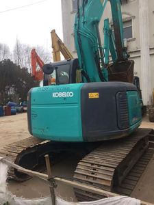 Excavadoras Kobelco 135 Originales de Japón con Certificación CE, Excavadora Usada de 13.5 Toneladas con Bomba Hidráulica Kawasaki y Martillo Rompedor - Product Image 3