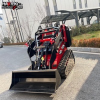 Mini-chargeuse compacte sur pneus personnalisable, directement de l'usine, pour plusieurs secteurs d'activité