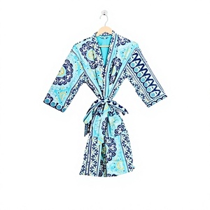 Chaqueta de Invierno Reversible Acolchada Larga para Mujer, 100% Algodón Orgánico, Tejida, Transpirable, Ecológica, con Patrón Pintado a Mano, Venta al Por Mayor - Product Image 1