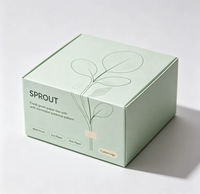 Boîte cadeau en papier mat vert clair, écologique, en matériaux recyclés, avec fermeture magnétique, logo personnalisable pour la gamme de cosmétiques végétaux