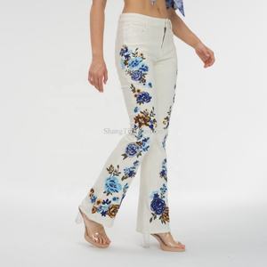 Ensemble deux pièces décontracté pour femme : jean brodé et crop top floral bleu – Nouvelle collection été, qualité supérieure, offre spéciale - Product Image 2