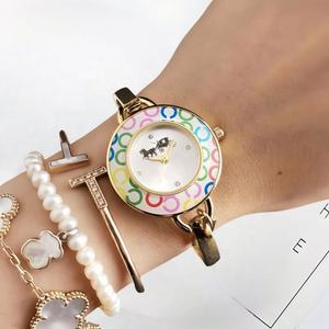 Reloj de pulsera de aleación para mujer con diseño de dibujos animados para negocios - Product Image 4