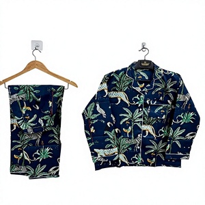 Conjunto de Pijama de Algodón Suave con Estampado de Jungla para Mujer, Hecho a Mano, con Botones, Regalo para Ella, Regalo para Damas de Honor - Product Image 1