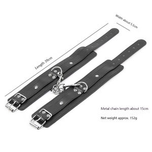 Schnelle Lieferung PU-Leder Schwarz-Rote Fesseln Fußfesseln Erwachsenen-Spielzeug Sexy Handschellen Bondage-Set für Paare - Product Image 6