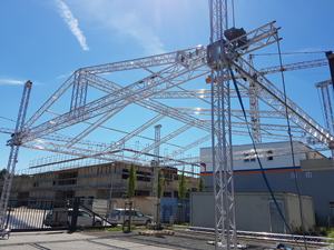Venta caliente de fábrica Atril curvo Rectangular Atril de aluminio Truss Podium Truss Display para evento Show - Product Image 3