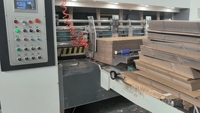 Machine à empiler les cartons ondulés pour la fabrication de boîtes en carton / Empileur vibrant pour l'empilage rapide des cartons ondulés