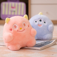 Adorable petite poupée monstre en peluche, moelleuse et câline, parfaite pour la décoration de chambre et les cadeaux d'anniversaire