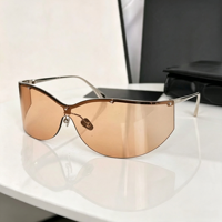Lunettes de soleil sportives rétro vertes tendance vintage à monture intégrale, verres courbés monobloc, protection UV, pour cyclisme et activités de plein air, résistantes au vent