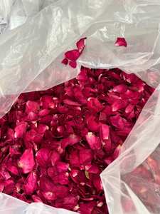Petali di Fiori Secchi 100% Naturali all'Ingrosso, Rose Rosse Colorate, Biodegradabili, Ecologici, Coriandoli di Alta Qualità per Matrimoni - Product Image 3