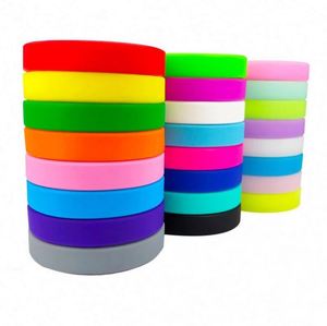 Bracelet en silicone lisse personnalisé avec logo pour adultes et enfants, bracelet d'activité sans inscription pour équipe de basketball, couleur unie - Product Image 1