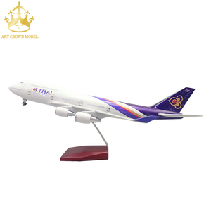 Modelo <span class=keywords><strong>de</strong></span> Avión <span class=keywords><strong>de</strong></span> Simulación Avanzada Boeing 747 Thai Airways con Ruedas <span class=keywords><strong>de</strong></span> Resina a Escala 1:150, Luces LED y Control <span class=keywords><strong>de</strong></span> Sonido - Product Image 1