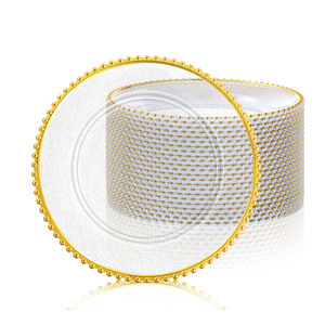 Assiette de Présentation Ronde en Plastique Transparente de 13 Pouces avec Bord Doré et Perles Dorées, Argentées et Noires – Offre Spéciale Décoration de Mariage - Product Image 1