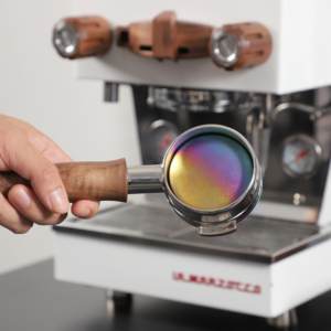 Cesta de Espresso de Precisión de Titanio con Microagujeros de Precisión <span class=keywords><strong>1900</strong></span>, Material de Titanio, Arcoíris, Compatible con 58 mm - Product Image 1