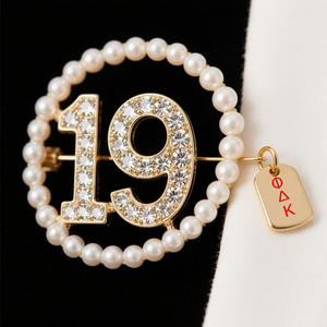 Broche de diamantes de imitación personalizado para eventos de ex alumnos, broche numerado con letras griegas para bodas, fiestas, compromisos y regalos - Product Image 6