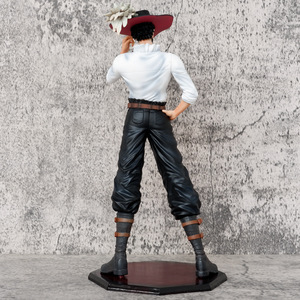 Ones Pieces nuevo estilo <span class=keywords><strong>de</strong></span> alta calidad Dracule <span class=keywords><strong>Mihawk</strong></span> capa blanca <span class=keywords><strong>figura</strong></span> <span class=keywords><strong>de</strong></span> acción muñeca coleccionable regalo al por mayor - Product Image 4
