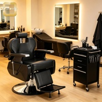 Fauteuil de barbier hydraulique professionnel avec repose-pieds et base ronde chromée pour salons de coiffure et soins du visage