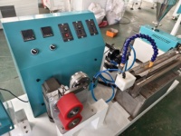 Ligne de production de tuyaux en plastique à moteur monovis entièrement automatique, technologie d'extrusion de précision pour le revêtement PVC/PE