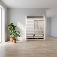 Armoire Walk-In |   Bois foncé en chevrons |   LED dissimulées pour vanité |   Étagères de présentation en verre |   Siège de fenêtre en baie |   Conception 3D Gratuite