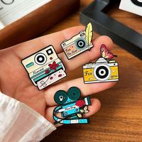 Broche Appareil Photo Cartoon Coloré Polaroid Goutte d'Huile Médaille Badge Sac Unisexe