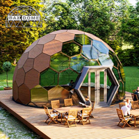Dôme géodésique en verre de 8 m, tente de glamping hexagonale pour séjour avec salle de bain et cuisine