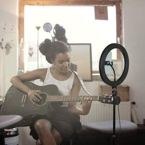 Lampe de remplissage de selfie alimentée par batterie rechargeable de 18 pouces, anneau lumineux <span class=keywords><strong>Tik</strong></span> <span class=keywords><strong>Tok</strong></span> de maquillage de beauté à intensité variable avec trépied de 7 pieds - Product Image 5