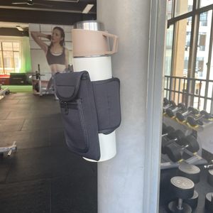 Sac magnétique pour bouteille d'eau avec grand support de poche pour téléphone, attachez-le à l'équipement de gymnastique, accessoires essentiels pour la salle de sport - Product Image 3