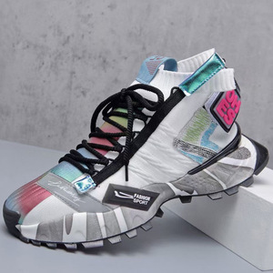 Etiqueta de envío personalizada para zapatillas deportivas de hombre para el verano, zapatillas casuales de malla transpirable para hombre. - Product Image 3