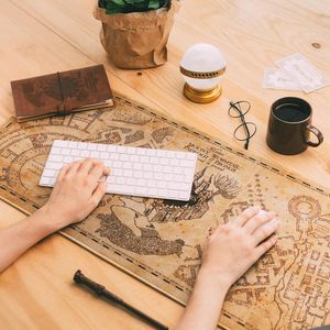 Tappetino per Mouse XXL, Regalo, Tappetino da Scrivania per Gaming 31,5 X 13,8 Pollici, Tappetino Grande per Tastiera e Mouse |   La Mappa dei Marauders: Regali per Videogiocatori - Product Image 4